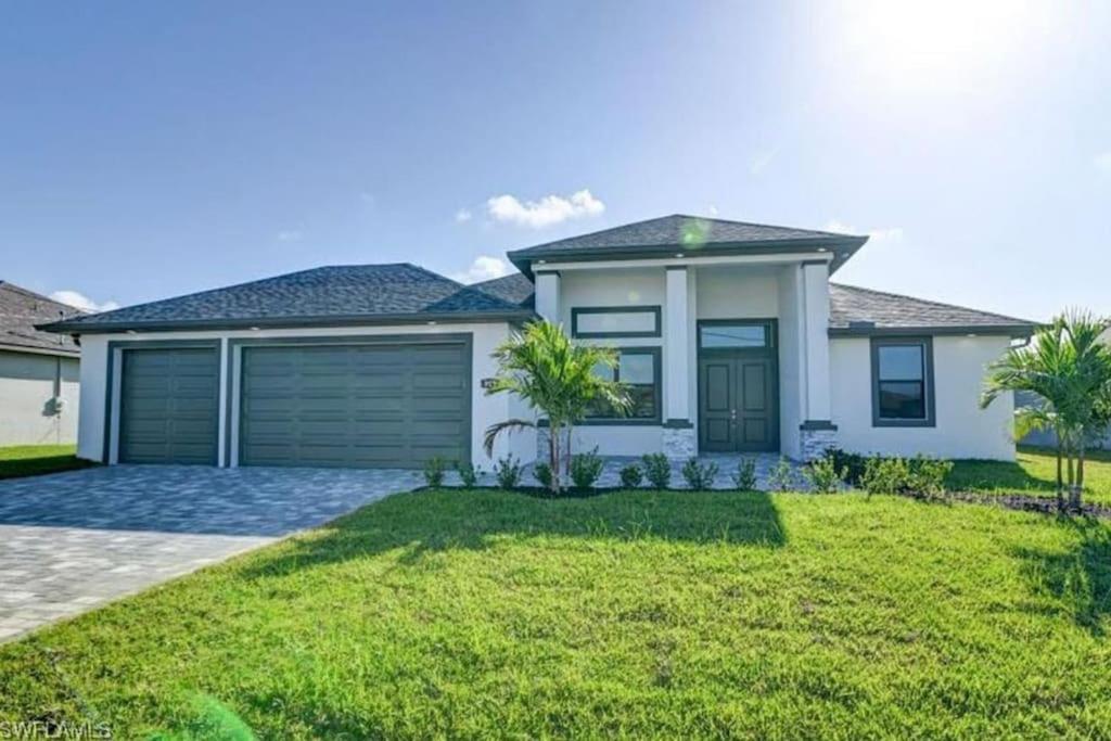 Newly Built Villa Ballerina With Heated Pool And Incredible View Into Beautiful Arrowheadcanal 珊瑚角 外观 照片