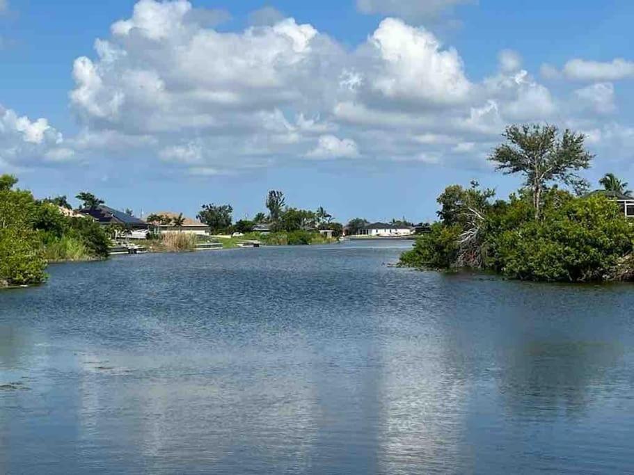 Newly Built Villa Ballerina With Heated Pool And Incredible View Into Beautiful Arrowheadcanal 珊瑚角 外观 照片